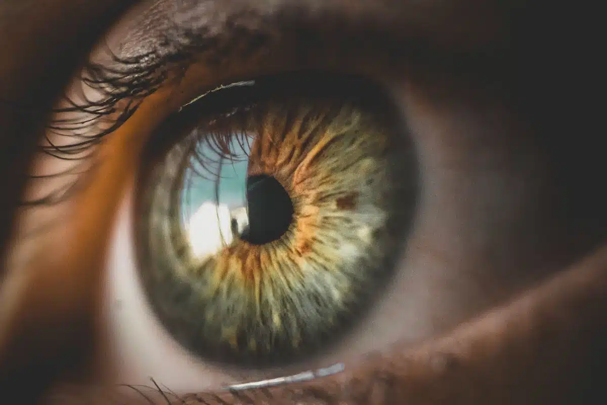 yeux  mystérieux